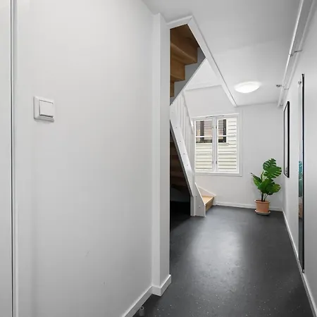 Charming Rooftop In Heart Of Apartment *